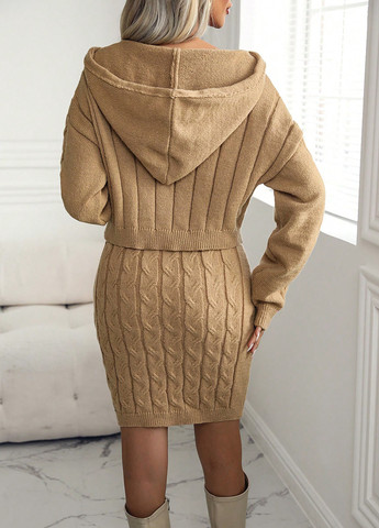 Бежевий демісезонний комплект (светр, спідниця) SHEIN