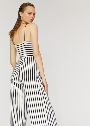 Комбинезон Stradivarius комбинезон-брюки полоска чёрно-белого кэжуал вискоза