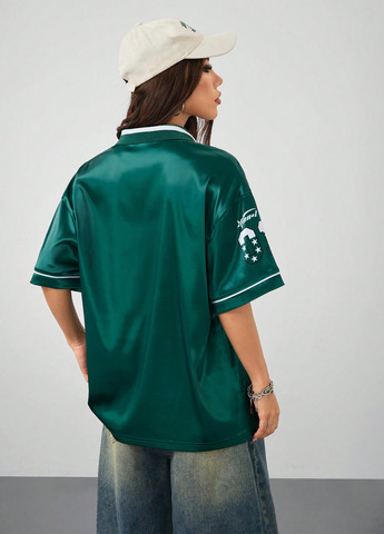 Зеленая женская футболка-поло SHEIN с надписью