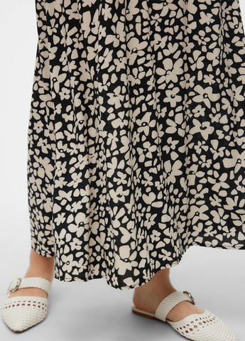 Черная кэжуал цветочной расцветки юбка Vero Moda а-силуэта (трапеция)