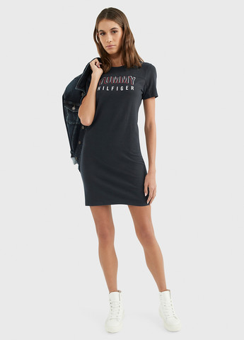 Черное кэжуал платье платье-футболка Tommy Hilfiger с логотипом