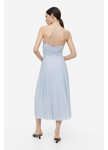 Світло-блакитна вечірня сукня плісована, з відкритою спиною H&M однотонна
