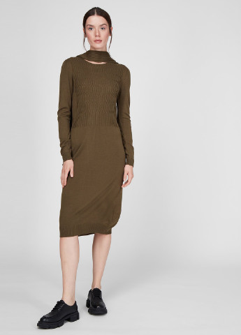 Женское демисезонное Платье платье-свитер Sassofono однотонное