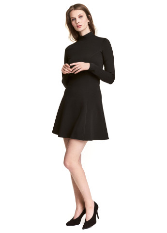 Чорна кежуал сукня годе H&M однотонна