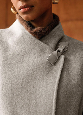 Бежевое демисезонное Пальто однобортное SHEIN