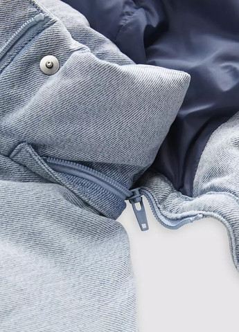 Світло-блакитний зимній Пуховик Levi's