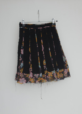 Черная кэжуал цветочной расцветки юбка Nolita миди