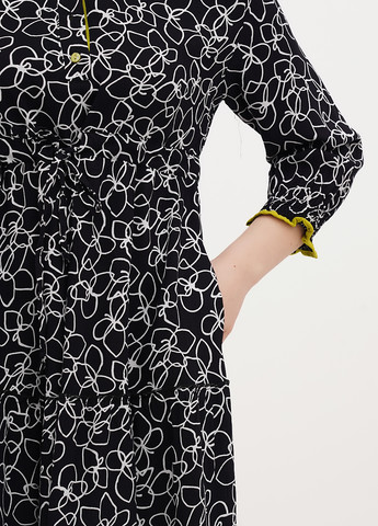 Черное кэжуал платье клеш Juliet deluxe с цветочным принтом