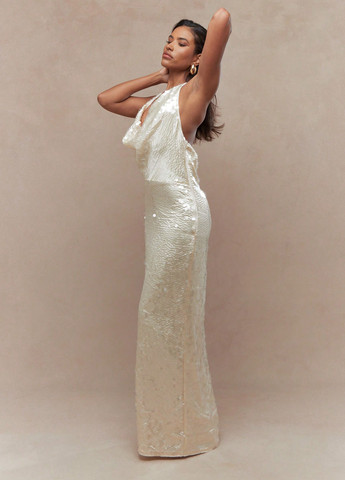 Молочное вечернее платье с открытой спиной SHEIN однотонное