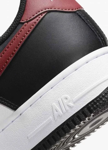 Чорно-білі кросівки fz4615-001 демісезон Nike Air Force 1 Low Black Red