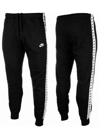 Черный демисезонный спортивный костюм Nike