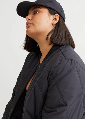 Черная зимняя куртка H&M