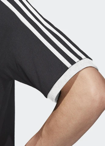 Чорна футболка з коротким рукавом adidas