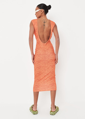 Светло-оранжевое кэжуал платье с открытой спиной Missguided меланжевое