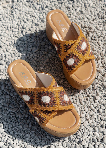 Бежевые шлепанцы SHEIN плетение