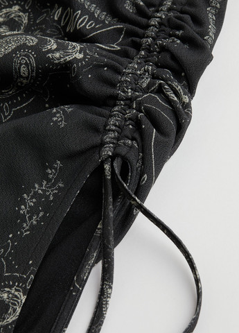 Чорна кежуал сукня на одне плече H&M турецькі огірки