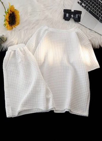 Белый летний костюм (футболка, шорты) SHEIN