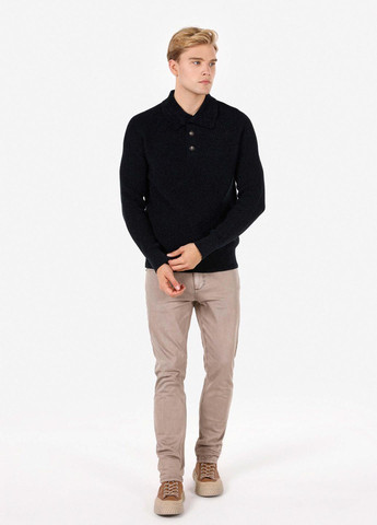 Чорний зимовий светр Colin's