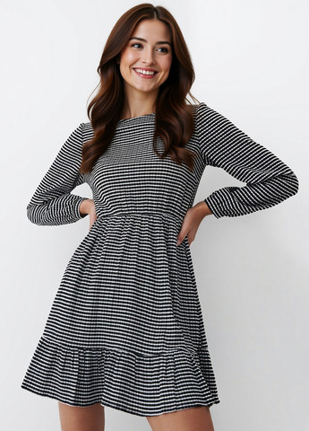 Черно-белое кэжуал платье клеш Mohito в полоску