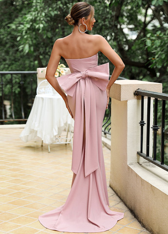 Светло-розовое вечернее платье SHEIN однотонное