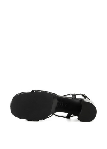 Черные босоножки Le'BERDES с ремешком с бантом