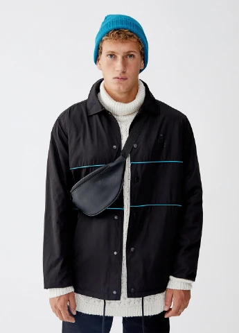 Черная демисезонная ветровка Pull & Bear