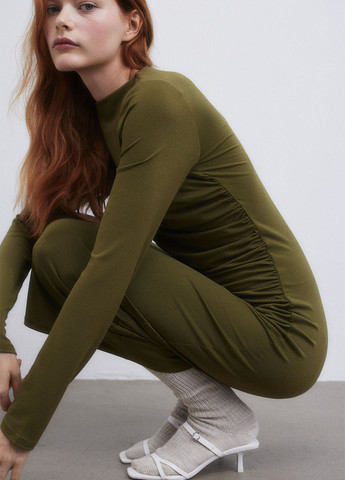 Темно-зеленое кэжуал платье H&M однотонное