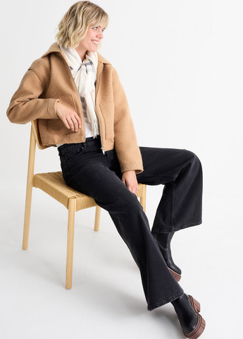 Бежева демісезонна куртка C&A