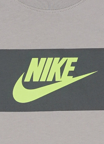 Темно-сіра демісезонна футболка Nike