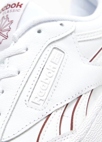 Белые демисезонные кроссовки Reebok