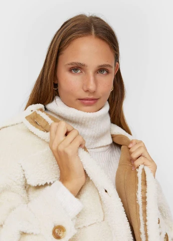 Молочная демисезонная куртка Stradivarius