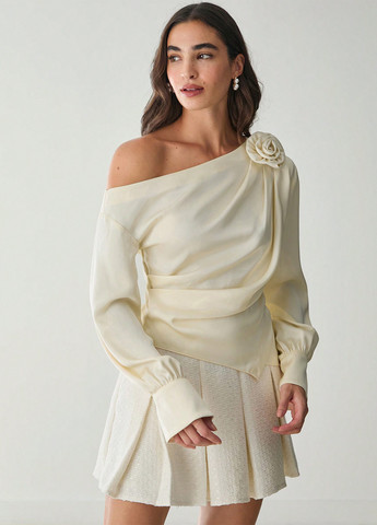 Кремова блуза SHEIN