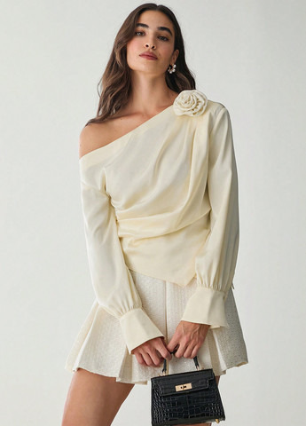 Кремова блуза SHEIN
