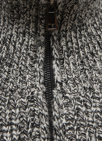 Комбинированный зимний свитер PRPY