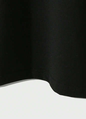 Чорна футболка SHEIN