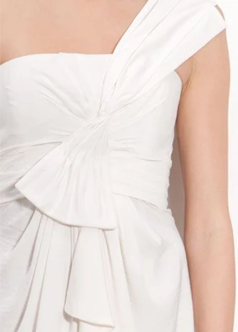 Молочное коктейльное платье BCBGMAXAZRIA однотонное