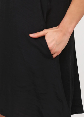 Чорна кежуал сукня Weekday однотонна