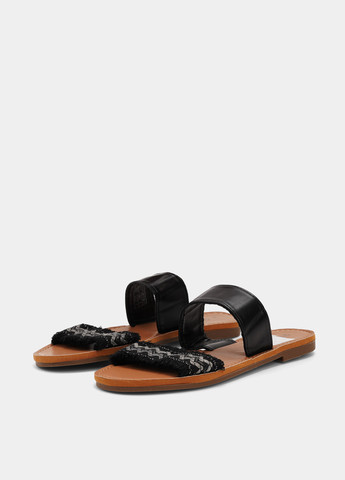 Черные шлепанцы C&A с бахромой