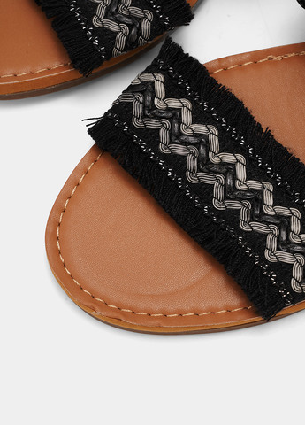 Черные шлепанцы C&A с бахромой