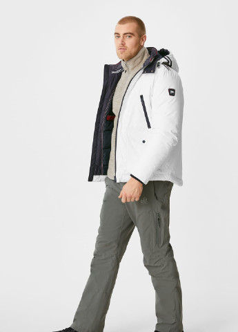 Белая зимняя куртка C&A