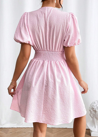 Светло-розовое кэжуал платье клеш SHEIN однотонное