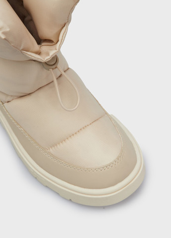 Бежевые дутики Gant на резинке с логотипом