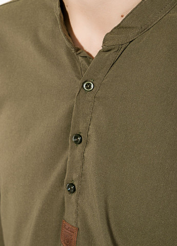 Оливково-зеленая кэжуал рубашка однотонная Time of Style с длинным рукавом