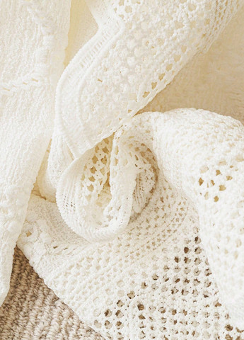 Молочна блуза SHEIN