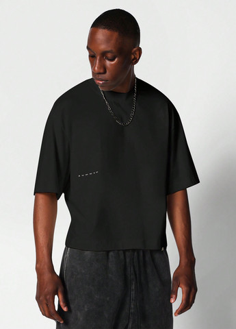 Черная футболка SHEIN