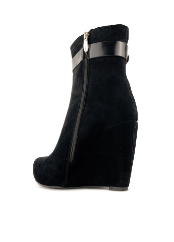 Чорні демісезонна чорні ботильйони на танкетці жіночі замшеві чорні Maria Moro