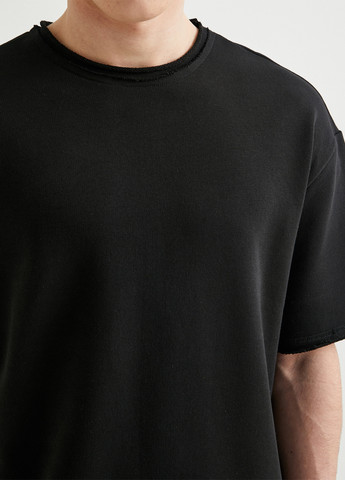 Чорна футболка KOTON