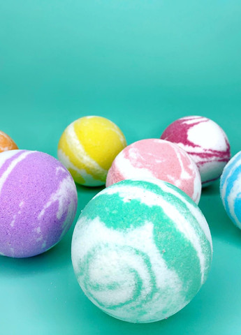 Бомбочка-гейзер для ванн Black Currant, 200 г Tink (304726743)