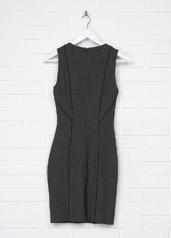 Темно-серое деловое платье футляр H&M в клетку