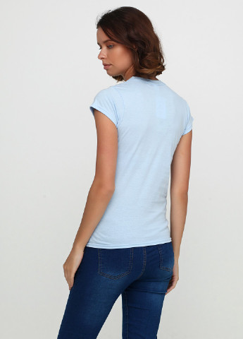 Світло-блакитна літня футболка Gildan
